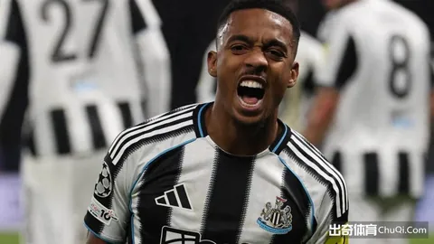 粤足盛典记录辉煌瞬间，林良铭、陈巧珠荣膺省年度足球之星